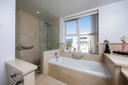 1702-121 16Th Street W, North Vancouver, BC 