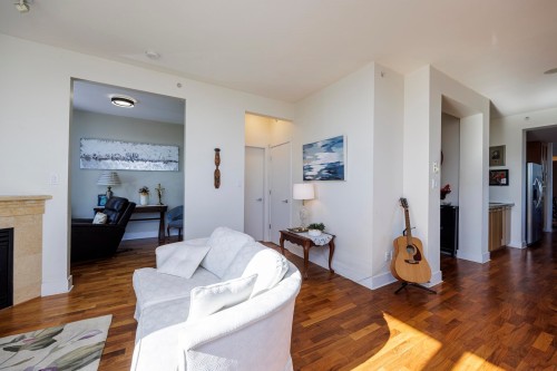 1702-121 16Th Street W, North Vancouver, BC 