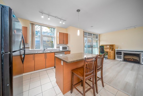 205-5611 Goring Street, Burnaby, BC 