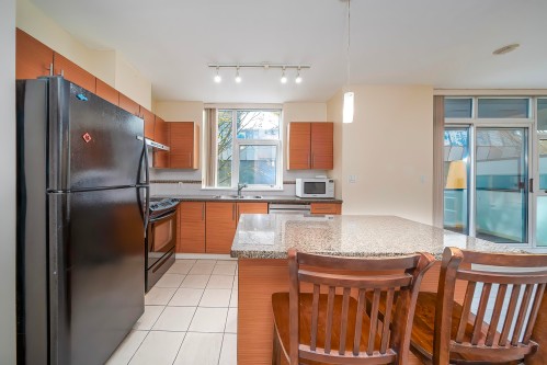 205-5611 Goring Street, Burnaby, BC 