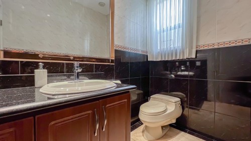 1556 62Nd Avenue W, Vancouver, BC 