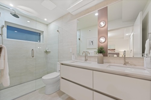 1-1632 21St Avenue E, Vancouver, BC 