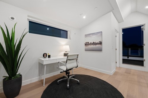 1-1632 21St Avenue E, Vancouver, BC 