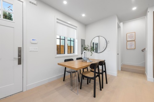 2134 10Th Avenue E, Vancouver, BC 