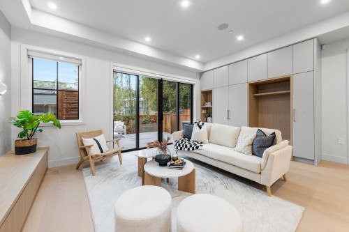 2134 10Th Avenue E, Vancouver, BC 