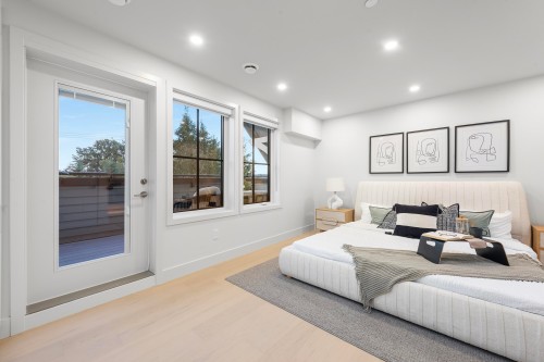 2134 10Th Avenue E, Vancouver, BC 