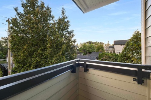 2134 10Th Avenue E, Vancouver, BC 