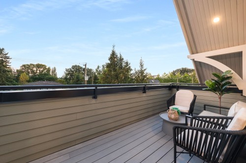 2134 10Th Avenue E, Vancouver, BC 