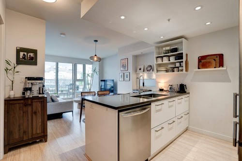 201-983 Hastings Street E, Vancouver, BC 