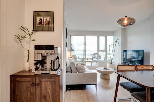 201-983 Hastings Street E, Vancouver, BC 