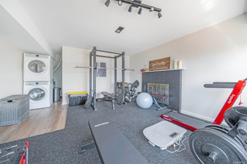 2131 Fraserview Drive, Vancouver, BC 