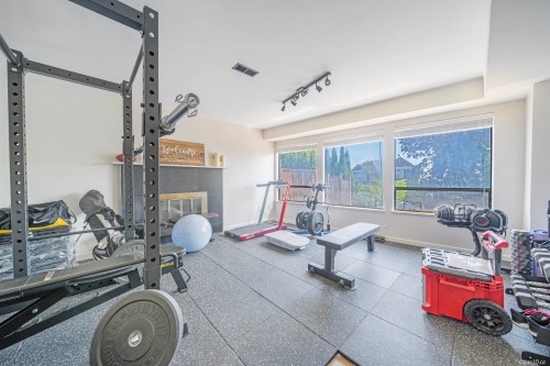 2131 Fraserview Drive, Vancouver, BC 