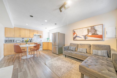 2131 Fraserview Drive, Vancouver, BC 