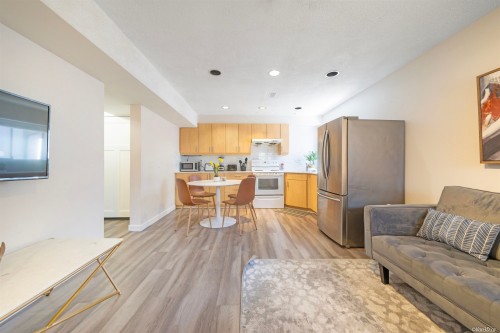 2131 Fraserview Drive, Vancouver, BC 