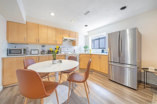 2131 Fraserview Drive, Vancouver, BC 