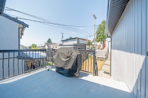 2131 Fraserview Drive, Vancouver, BC 