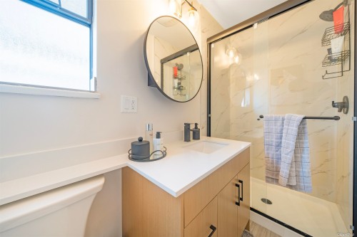 2131 Fraserview Drive, Vancouver, BC 