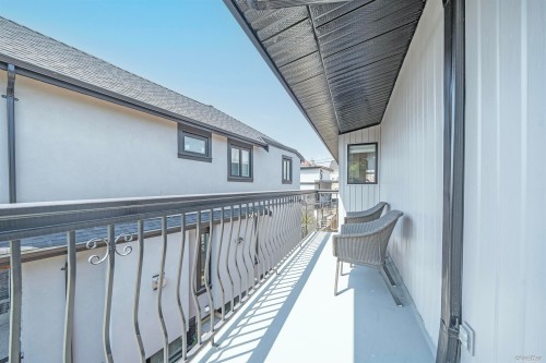 2131 Fraserview Drive, Vancouver, BC 