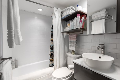 304-1352 10Th Avenue W, Vancouver, BC 