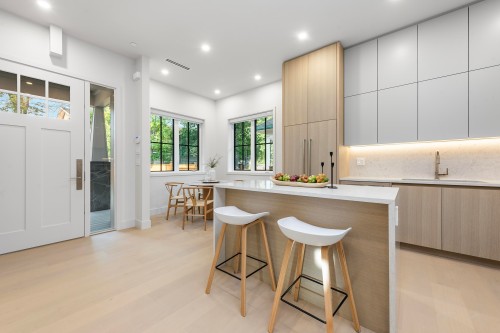 2136 10Th Avenue E, Vancouver, BC 