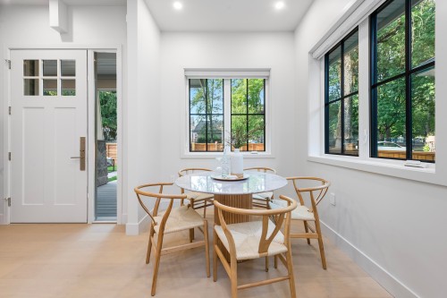 2136 10Th Avenue E, Vancouver, BC 