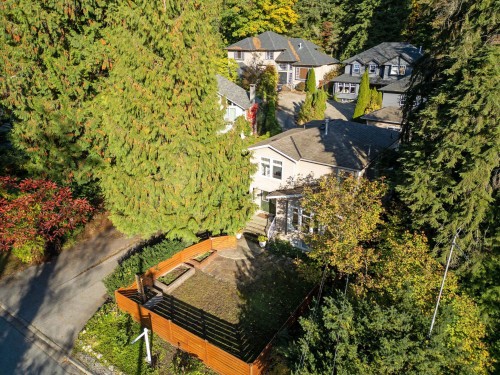 1400 Riverside Drive, North Vancouver, BC 