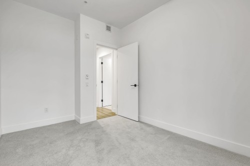 203-3075 Murray, Port Moody, BC 