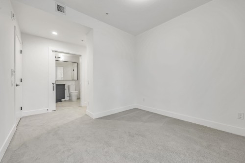 203-3075 Murray, Port Moody, BC 