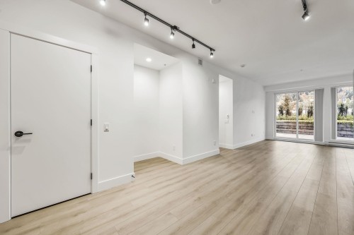 203-3075 Murray, Port Moody, BC 