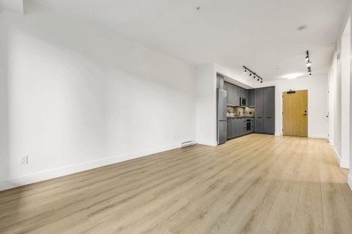 203-3075 Murray, Port Moody, BC 