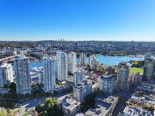 602-1177 Pacific Boulevard  Vancouver, BC V6Z 2R8