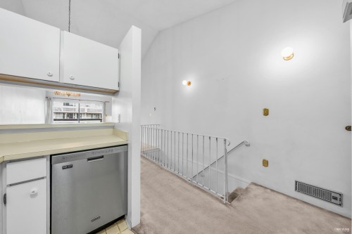 410-1363 Clyde Avenue, West Vancouver, BC 