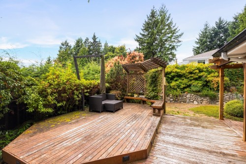 4110 Burkeridge Place, West Vancouver, BC 