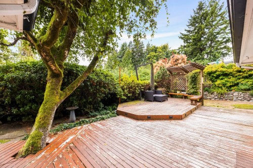 4110 Burkeridge Place, West Vancouver, BC 