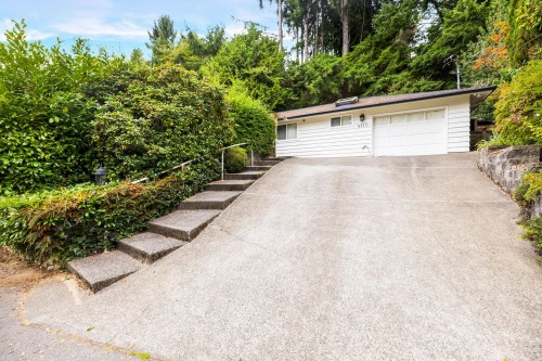 4110 Burkeridge Place, West Vancouver, BC 