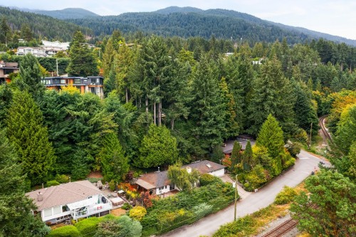 4110 Burkeridge Place, West Vancouver, BC 