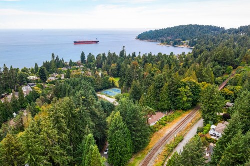 4110 Burkeridge Place, West Vancouver, BC 