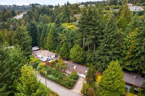 4110 Burkeridge Place, West Vancouver, BC 