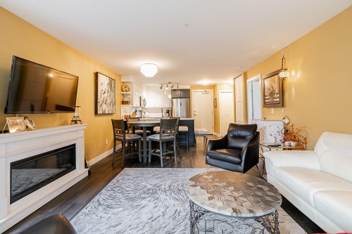 221-2525 Clarke Street, Port Moody, BC 