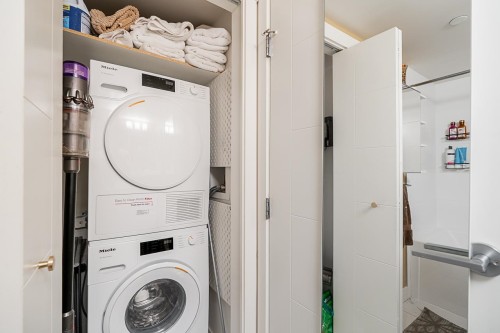 221-2525 Clarke Street, Port Moody, BC 