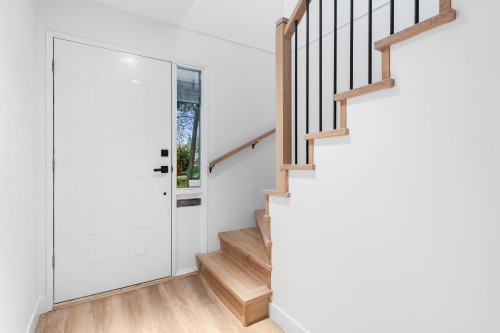 1777 Caledonia Avenue, North Vancouver, BC 