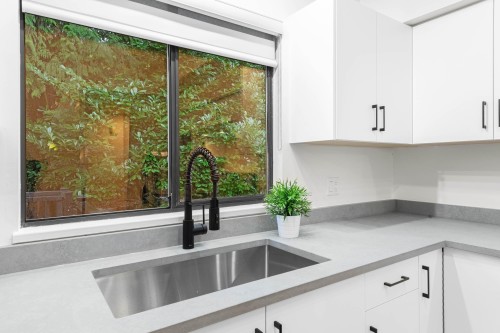 1777 Caledonia Avenue, North Vancouver, BC 