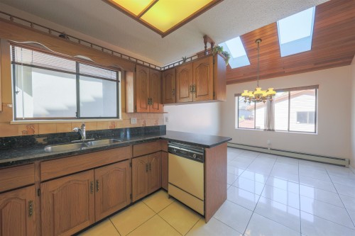 879 62Nd Avenue W, Vancouver, BC 