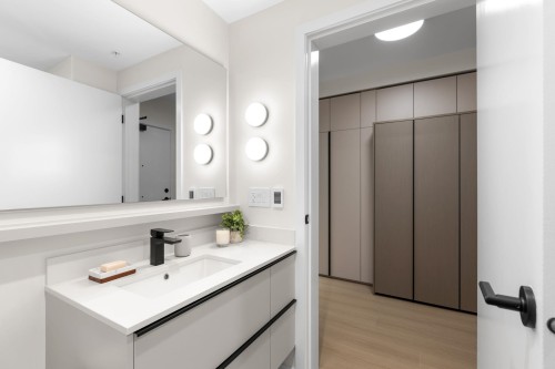 509-2015 St. Johns Street, Port Moody, BC 