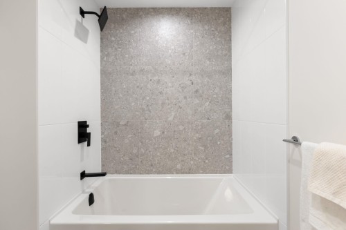 509-2015 St. Johns Street, Port Moody, BC 