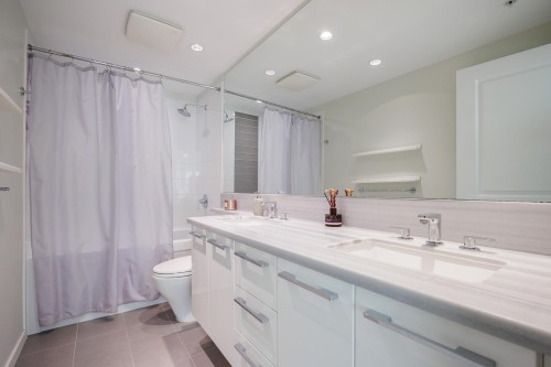 2205-3102 Windsor Gate, Coquitlam, BC 