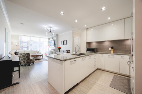 2205-3102 Windsor Gate, Coquitlam, BC 