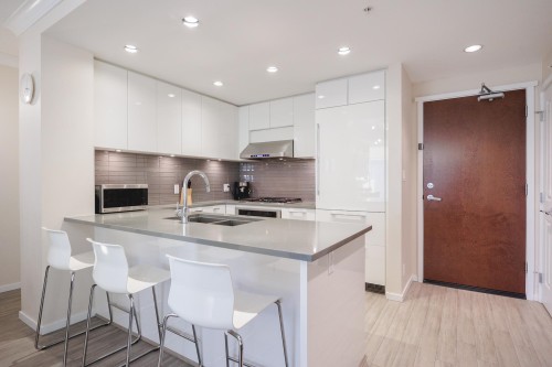 2205-3102 Windsor Gate, Coquitlam, BC 