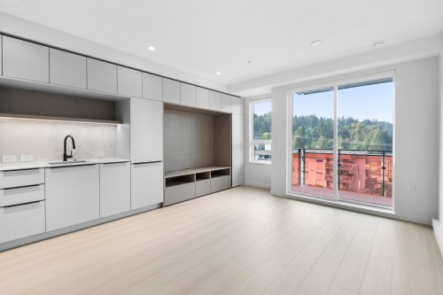 412-2015 St. Johns Street  Port Moody, BC V3H 0N5