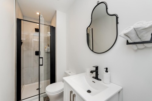 3245 Travers Avenue, West Vancouver, BC 